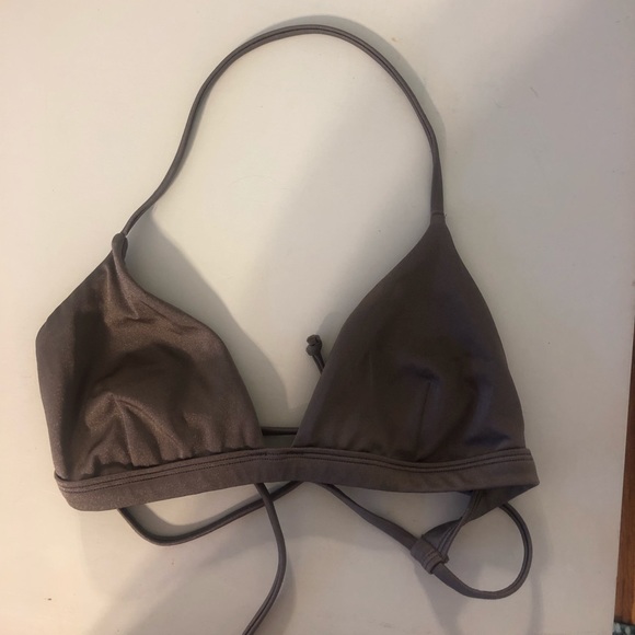 Metallic bronze triangle top - Picture 1 of 3